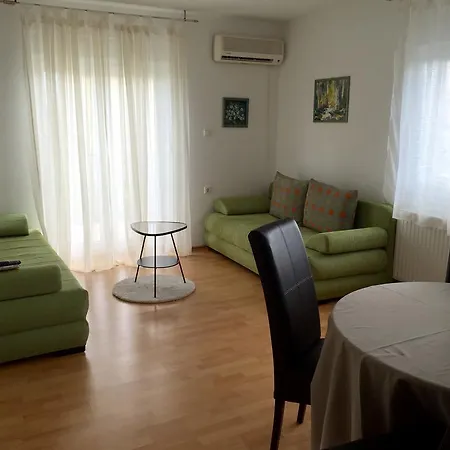 Emi Novigrad * Novigrad (Istria)